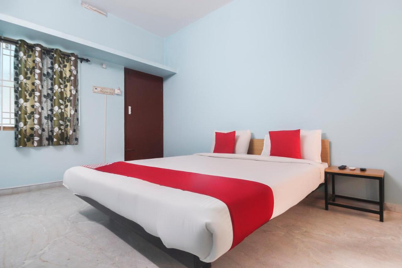 Oyo Flagship 48158 Ss Towers Hotell Podanur Exteriör bild